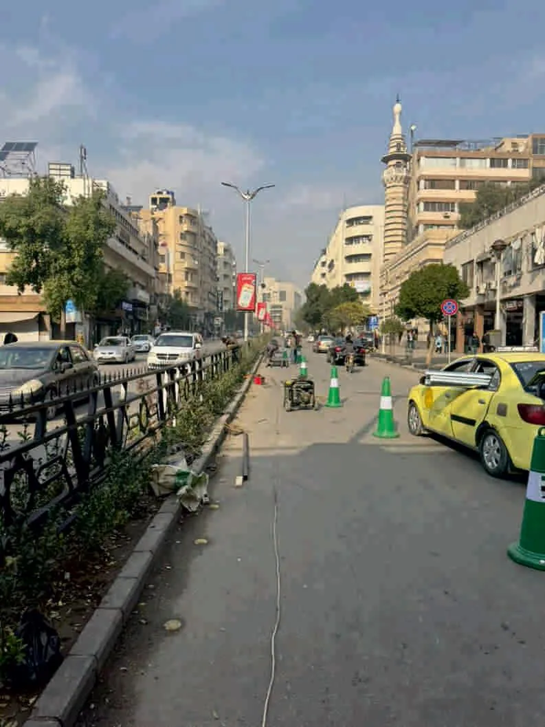 تسييج منصف شارع 29 أيار بدمشق